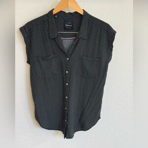 Jachs Black Short-Sleeve Button-Down Shirt w/White hearts, NWOT, Size Medium
